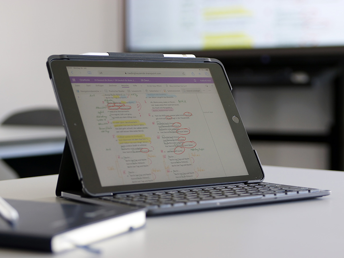 Medialer Unterricht: Gedichtanalyse am iPad