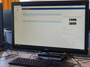 Desktopcomputer mit browserbasierter Kommunikations- und Lernplattform IServ